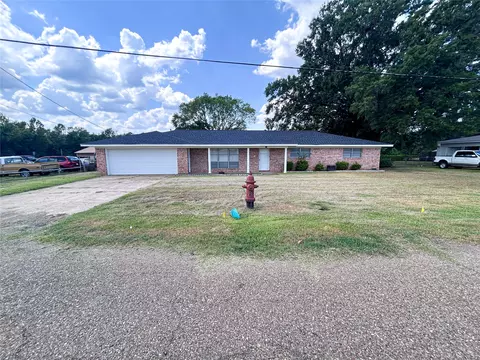 Exterior - 103 W 1st St, Hooks, TX 75561 photo 3 of 7