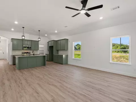 Living - 101 N Oak St, Ector, TX 75439 photo 1 of 4