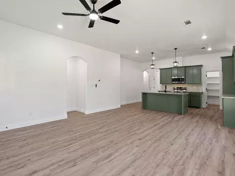 Living - 101 N Oak St, Ector, TX 75439 photo 2 of 4