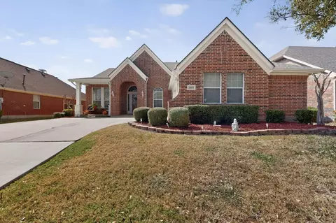 6869 Cape Cod Dr, Grand Prairie, TX 75054