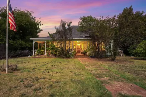 210 S Corporation St, Hillsboro, TX 76645