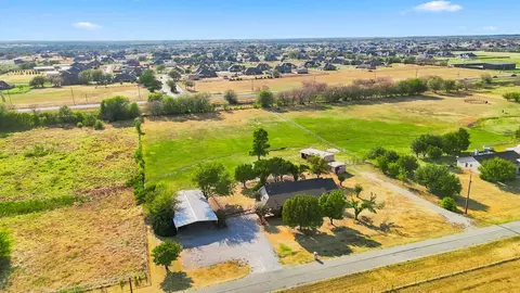 5855 Ge Horton Rd, Justin, TX 76247