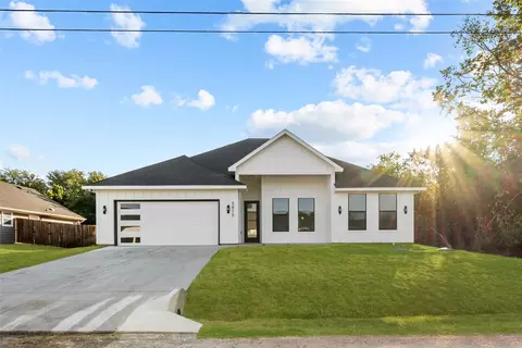 5815 Belaire Cir, Granbury, TX 76048