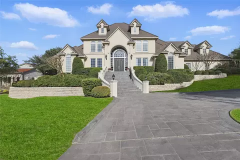 6800 Oak Hill Dr, Fort Worth, TX 76132