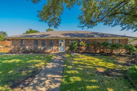 141 Villa Park Dr, Highland Village, TX 75077