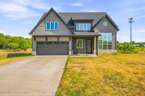1316 Shawnee Trl, Granbury, TX 76048