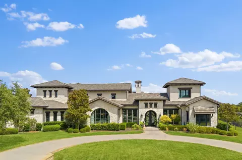 914 Foxglove Trl, Fairview, TX 75069