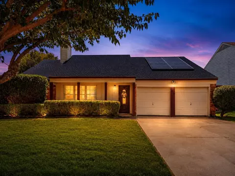 2617 Winslow Dr, Grand Prairie, TX 75052