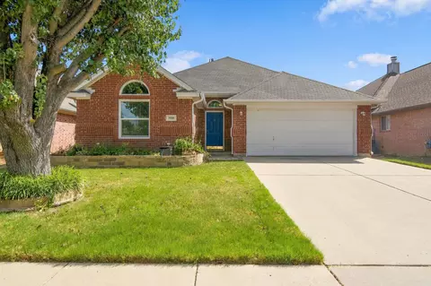 9108 Saranac Trl, Fort Worth, TX 76118