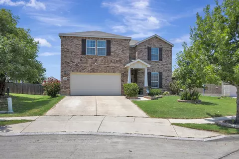 8105 Kurgan Trl, Fort Worth, TX 76131