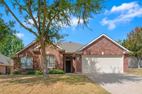 2809 Hollow Ridge Dr, Denton, TX 76210