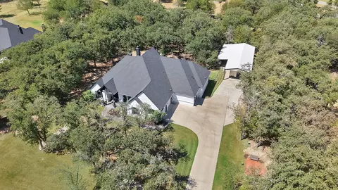 709 Hidden Branch Ln, Azle, TX 76020