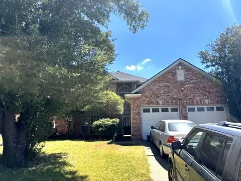 1115 Avatar Dr, Grand Prairie, TX 75052