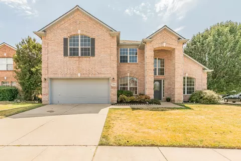 7300 Falcon Ct, North Richland Hills, TX 76180