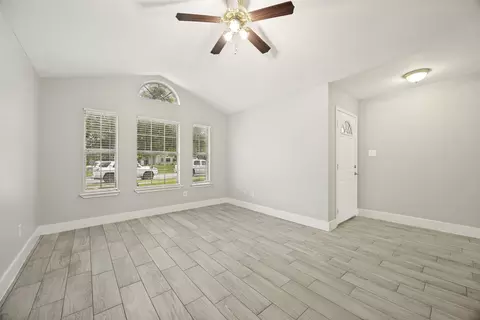 Living - 1009 Enlow Cir, Commerce, TX 75428 photo 1 of 3