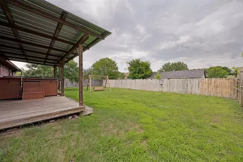 Exterior - 1009 Enlow Cir, Commerce, TX 75428 photo 3 of 4