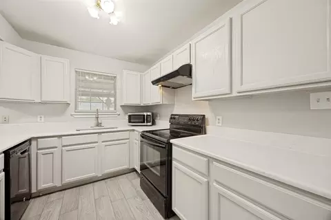 Kitchen - 1009 Enlow Cir, Commerce, TX 75428 photo 1 of 3