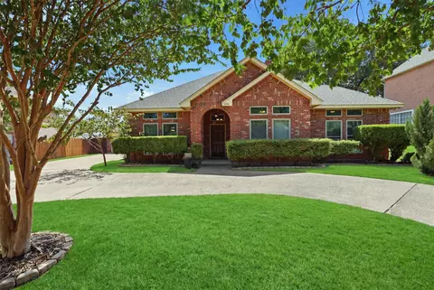 7501 Meadowside Rd, Fort Worth, TX 76132
