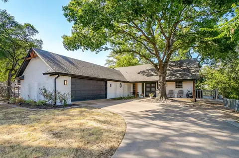 5315 Meadowbrook Dr, Fort Worth, TX 76112
