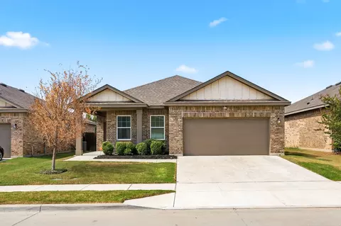 8405 Hawkview Dr, Fort Worth, TX 76179