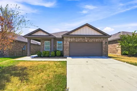 8405 Hawkview Dr, Fort Worth, TX 76179
