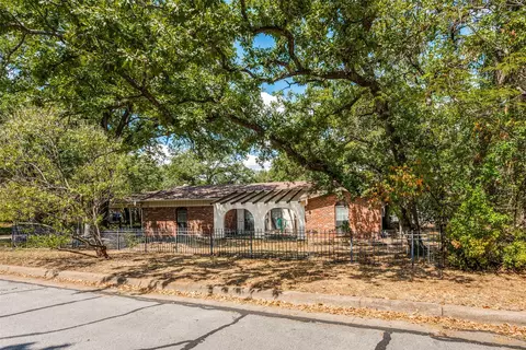 2817 Buffalo Ct, Arlington, TX 76013