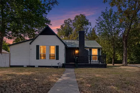 613 Houston St, Sulphur Springs, TX 75482