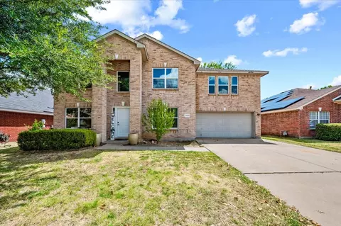 2423 Ranchview Dr, Grand Prairie, TX 75052