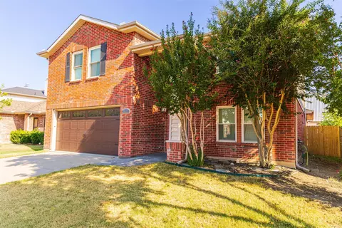 5537 Camarillo Dr, Fort Worth, TX 76244