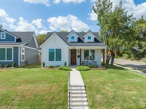 Exterior - 2024 N 5th St, Waco, TX 76708 photo 2 of 4