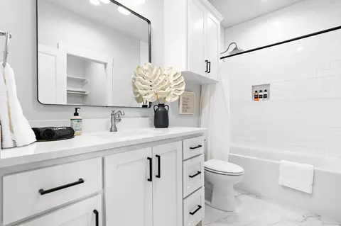 Bath - 2024 N 5th St, Waco, TX 76708 photo 1 of 2