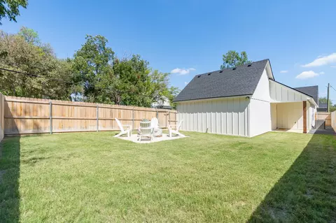 Exterior - 2024 N 5th St, Waco, TX 76708 photo 4 of 4