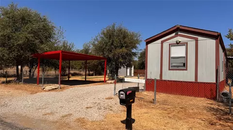 2804 Cedarhill St, Granbury, TX 76048
