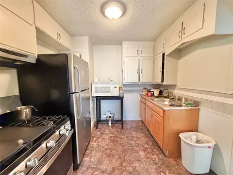 Kitchen - 3137 Reuter Ave, Waco, TX 76708 photo 1 of 2