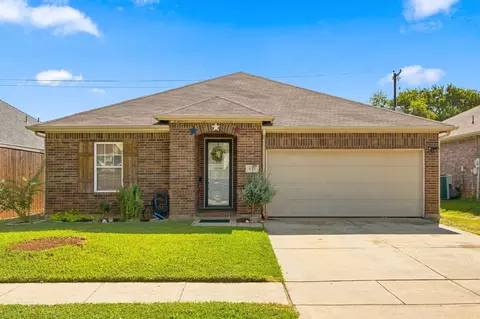 632 Montgomery Dr, Lake Dallas, TX 75065