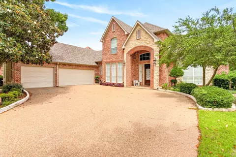 865 Thomas Crossing Dr, Burleson, TX 76028