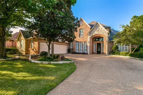 865 Thomas Crossing Dr, Burleson, TX 76028