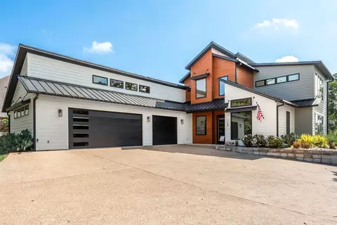 708 Clear Water Ct, Corsicana, TX 75109