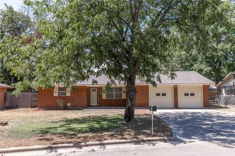 2103 16th St, Brownwood, TX 76801