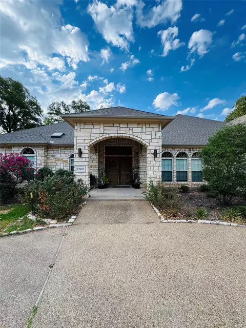 27135 Whispering Meadow Dr, Whitney, TX 76692
