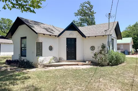 911 Alice St, Trinidad, TX 75163