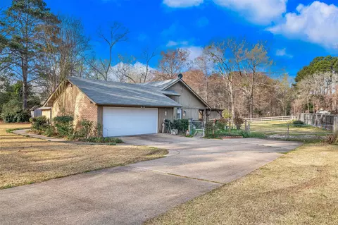 7327 S Lakeshore Dr, Shreveport, LA 71119