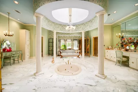 Bath - 1005 Orange, Many, LA 71449 photo 4 of 4