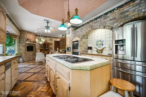 Kitchen - 1005 Orange, Many, LA 71449 photo 2 of 5