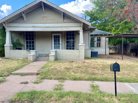 512 NW 5th St, Mineral Wells, TX 76067