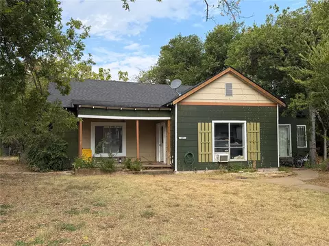 107 S Connellee Ave, Eastland, TX 76448