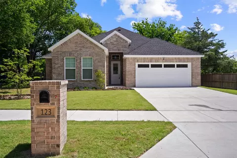123 Bradshaw St, Waxahachie, TX 75165