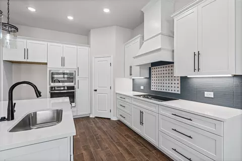 Kitchen - 132 Lasso Loop, Lorena, TX 76655 photo 3 of 6