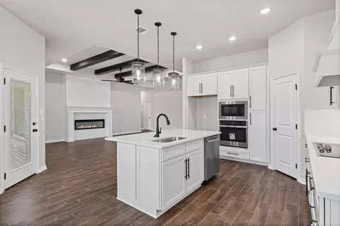 Kitchen - 132 Lasso Loop, Lorena, TX 76655 photo 4 of 6