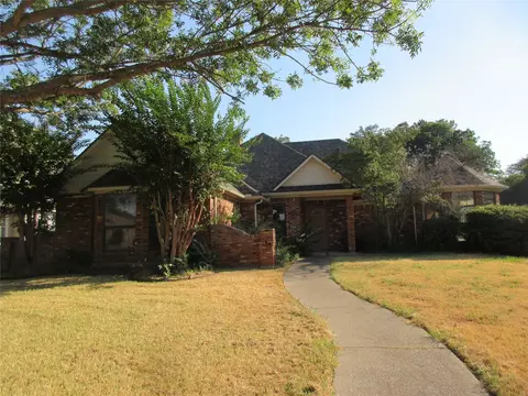 1823 Green Tree Ln, Duncanville, TX 75137
